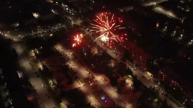 Южноуральск победы. Салют 9 мая. День Победы салют. Салют видео. Салют 9 мая проспект Победы.