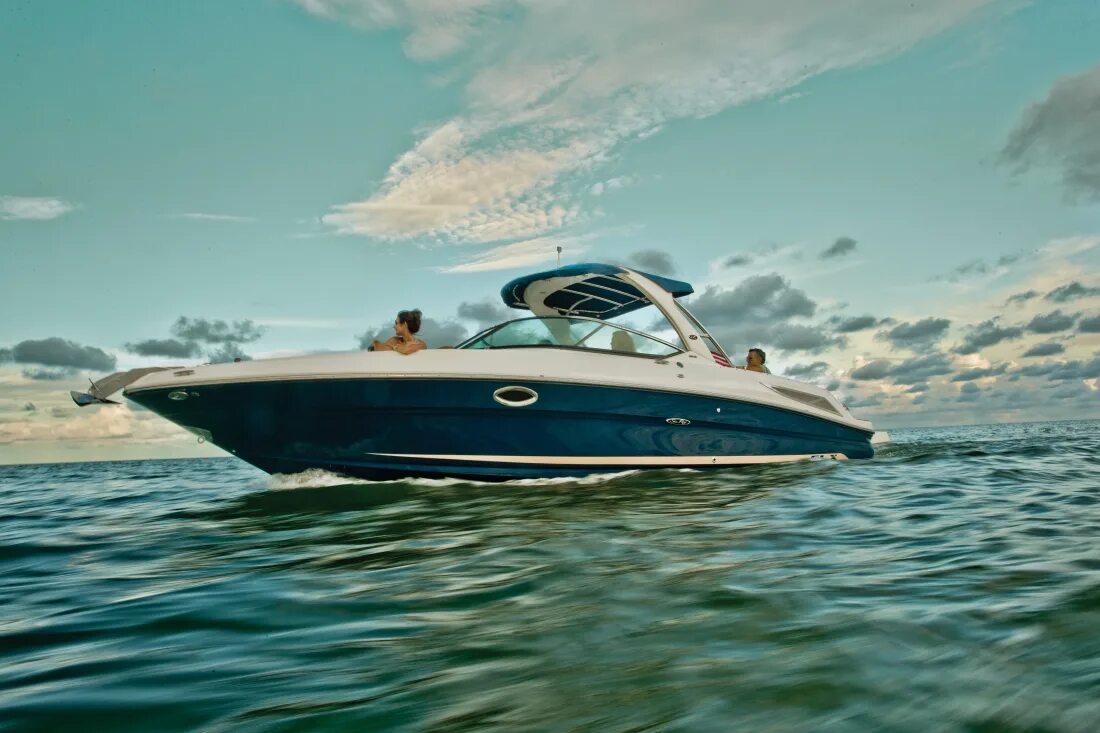 Sea ray sundancer 320 расход. Катер sea ray sundancer 320. Звук катера на море. Катер sea ray. Sea ray 120slx.
