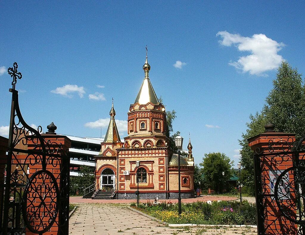 Часовня альметьевск. Часовня рождества христова альметьевск. Альметьевск церковь рождество. Часовня альметьевске. Церковь на чехова альметьевск.