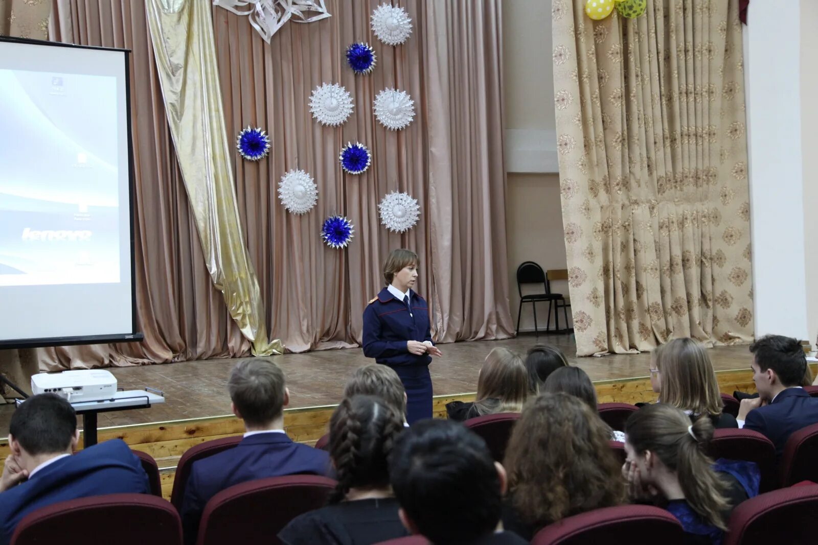 Директор гимназии 24 магадан. Гимназия 13 магадан. Гимназия 24 магадан фото. Речная, 10. Магадан 24.