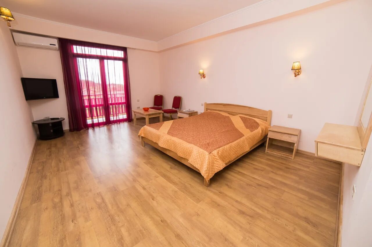 Отель апсара в пицунде. Апсара 3 абхазия пицунда. апсара лдзаа. гостиница апсара пицунда. апсара отель абхазия пляж.