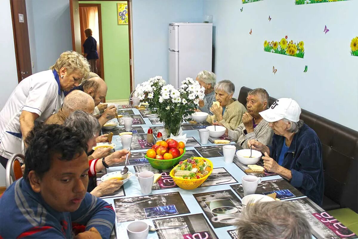 Дом престарелых химки. Роза айтматова. Дом престарелых химки. Судиславский район пансионат для престарелых. Частный пансионат для пожилых людей химки.
