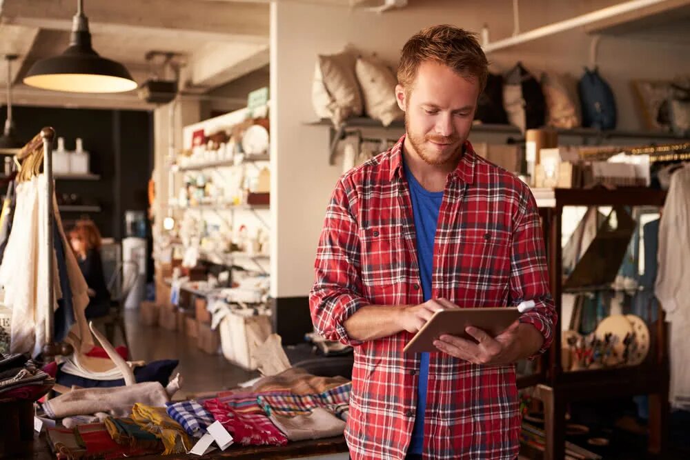 Бизнесмен в магазине. Store owner. Предприниматель магазин. Shop owner