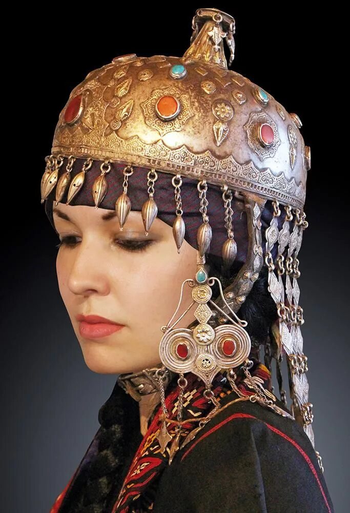 Головные уборы литовцев. Головной убор женщин восточной европы. Сорока повойник. Головной убор женщин восточной европы. Головной убор женщин восточной европы.