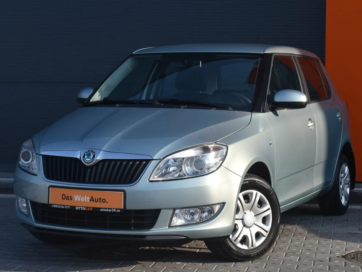 Фабия 2 2012. Skoda Fabia 2 2012. Škoda Фабия 2012. Шкода Фабия хэтчбек 2012. Шкода фабия 1.4 2012