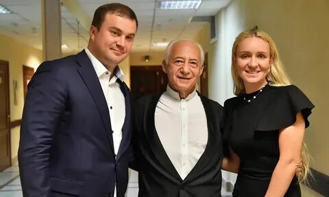 Семья виталия хоценко