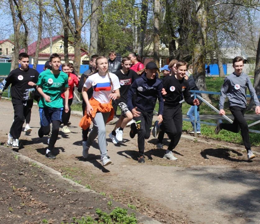 Прошла в школе зарница. Военно-спортивные игры. Военная игра Зарница. Школьная Зарница. Зарница 2022.