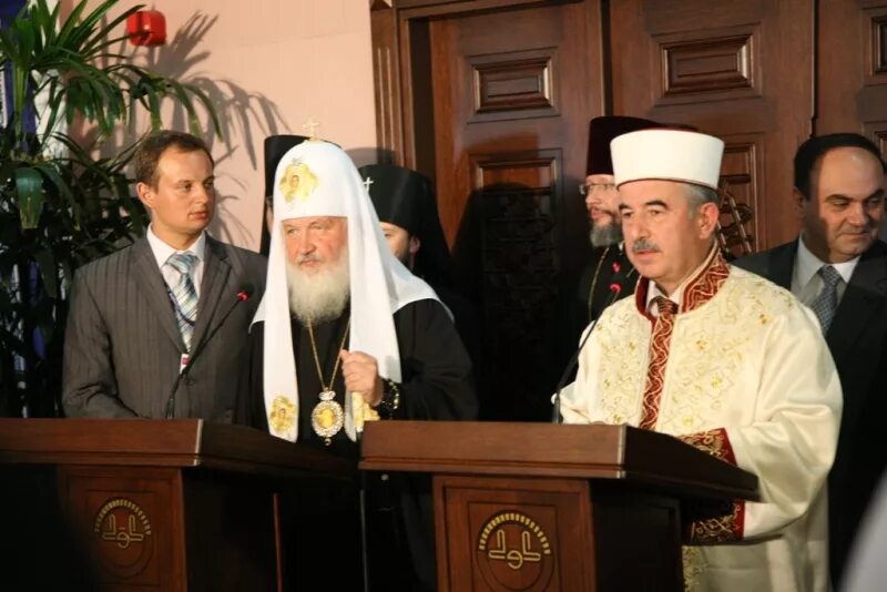 Максутов халел. Нуруллаев уполномоченный по делам религий. Совет по делам религий при совете министров. Религия турции длинная картинка. Управление по делам религий турция.