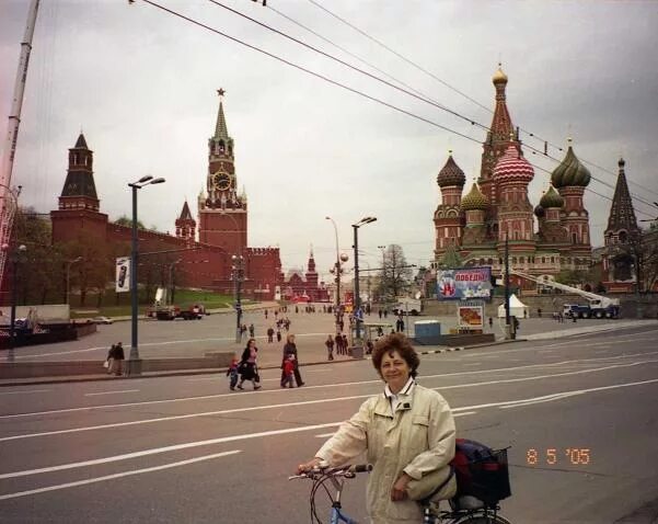 На улицах москвы 2005 год. Москва 2005. Москва 2005 год события. Москва 2005 год. Новый арбат 2003.
