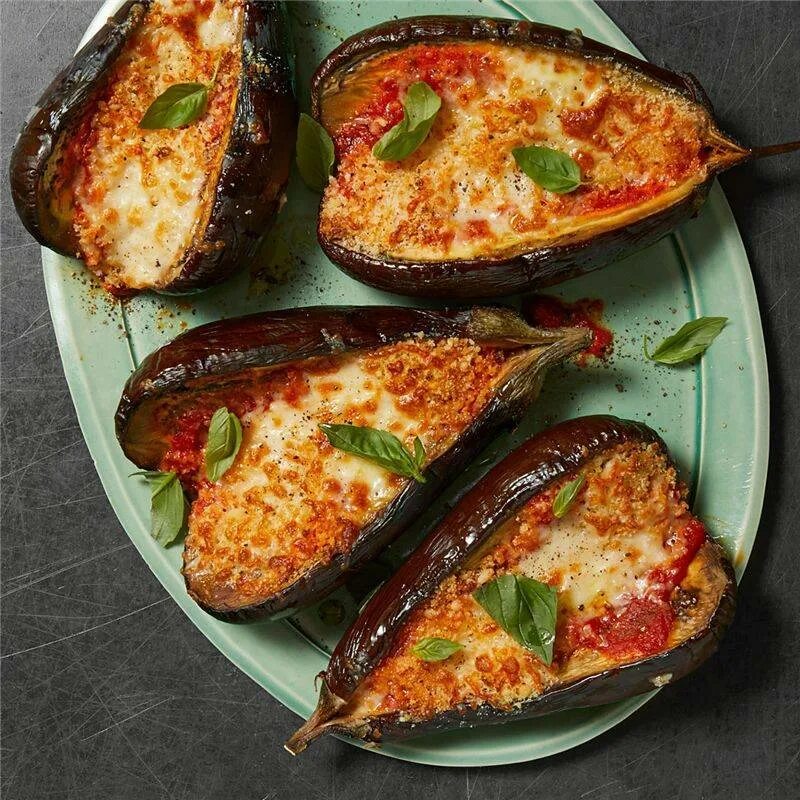 Баклажаны рецепты быстро и вкусно. Запеченные баклажаны. эгине фаршированные баклажаны. баклажаны фаршированные остренькие. баклажаны пармиджано фаршированные.