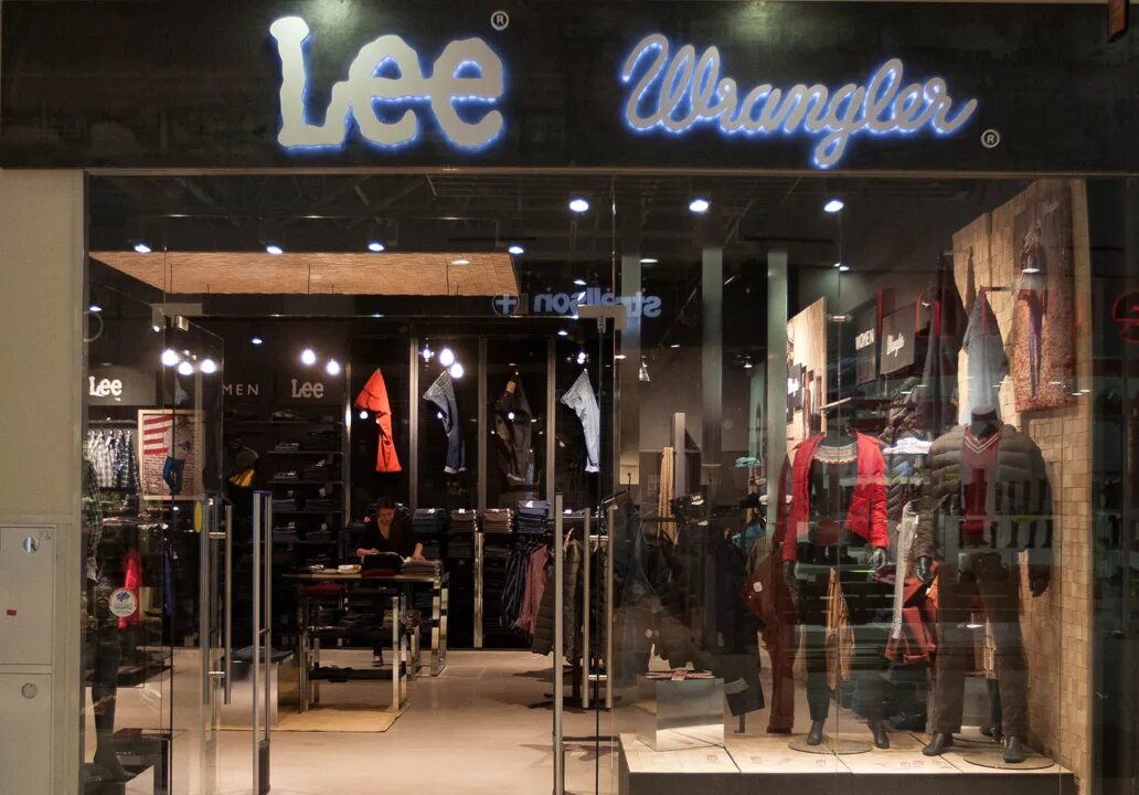 Есть ли бутик. Магазин Lee Wrangler Метрополис. Lee Wrangler магазины в Москве. Lee Wrangler ТЦ Европейский. Wrangler Lee Москва.