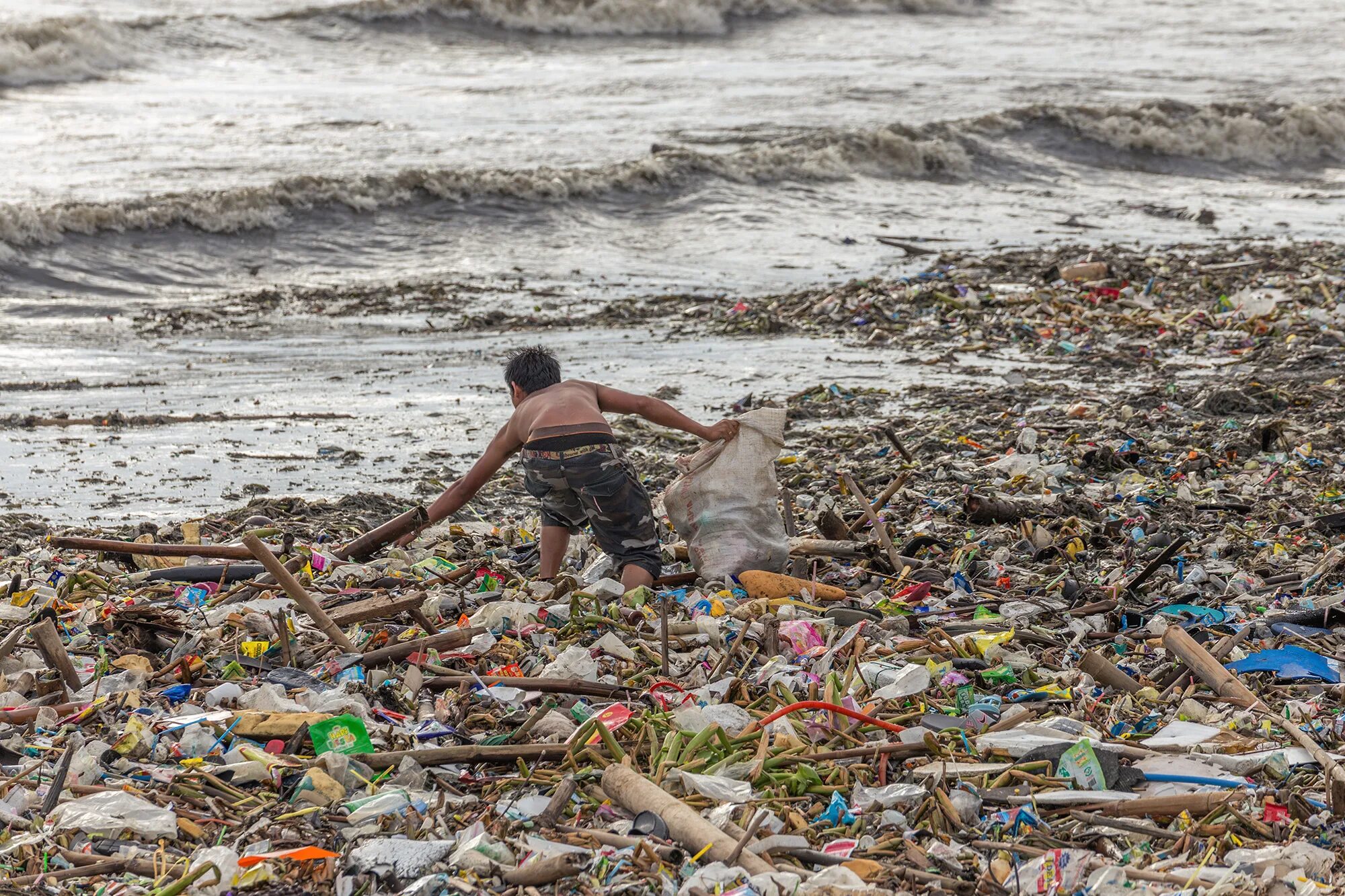 Основные экологические проблемы индии. Загрязнение мирового океана. Пластмассовые отходы в море. Загрязнение побережья. Загрязнение морей и океанов.