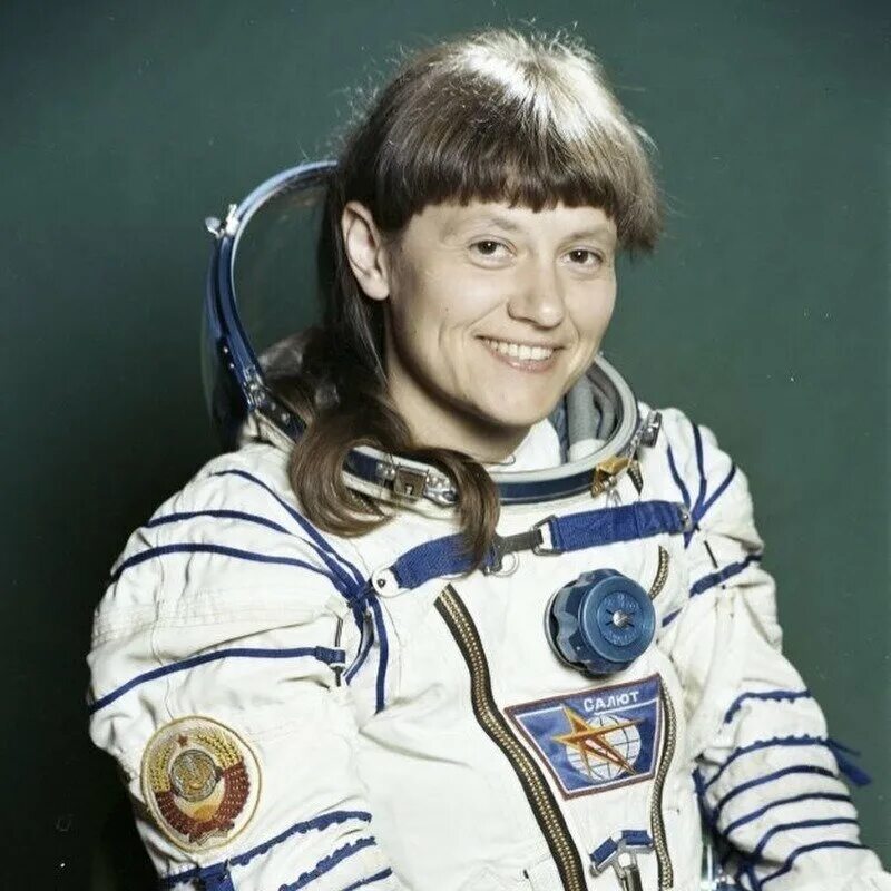 женщина космонавт выходившая в космос