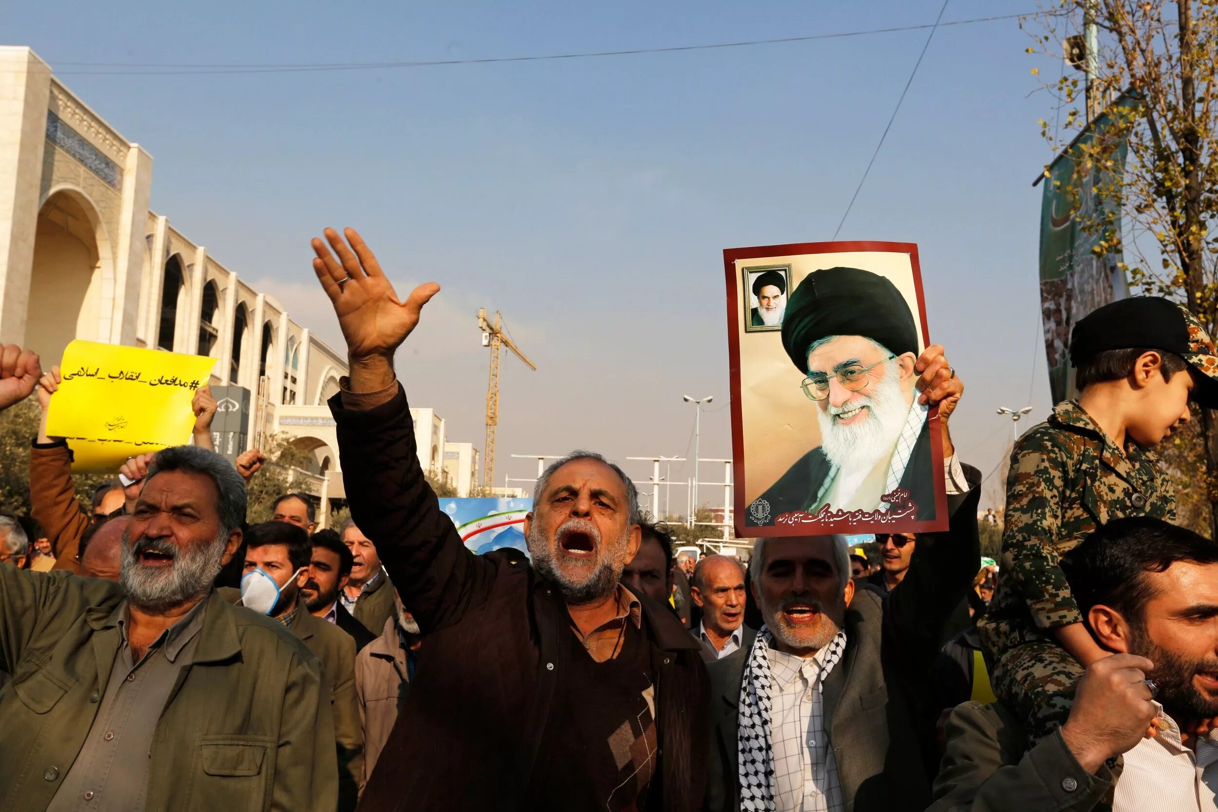 Ситуация в иране последние новости. Иран демонстрации. Иранский митинг. Иран митингующие.
