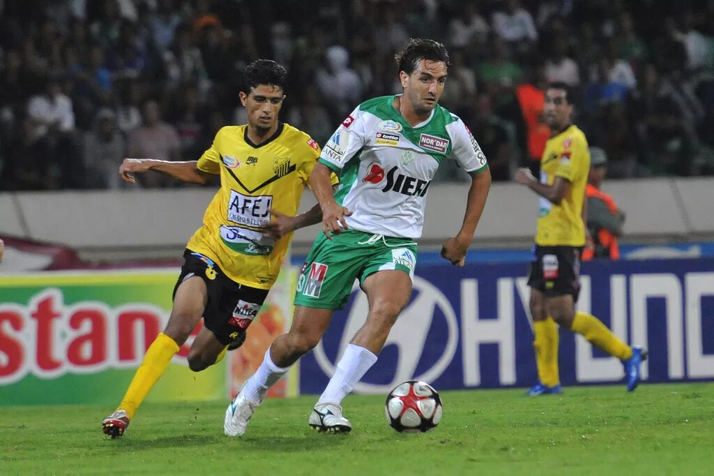 Фк касабланка. Видад касабланка хассани агадир 13 01 2023. Ultras world logo. Видад имя. Видад касабланка.