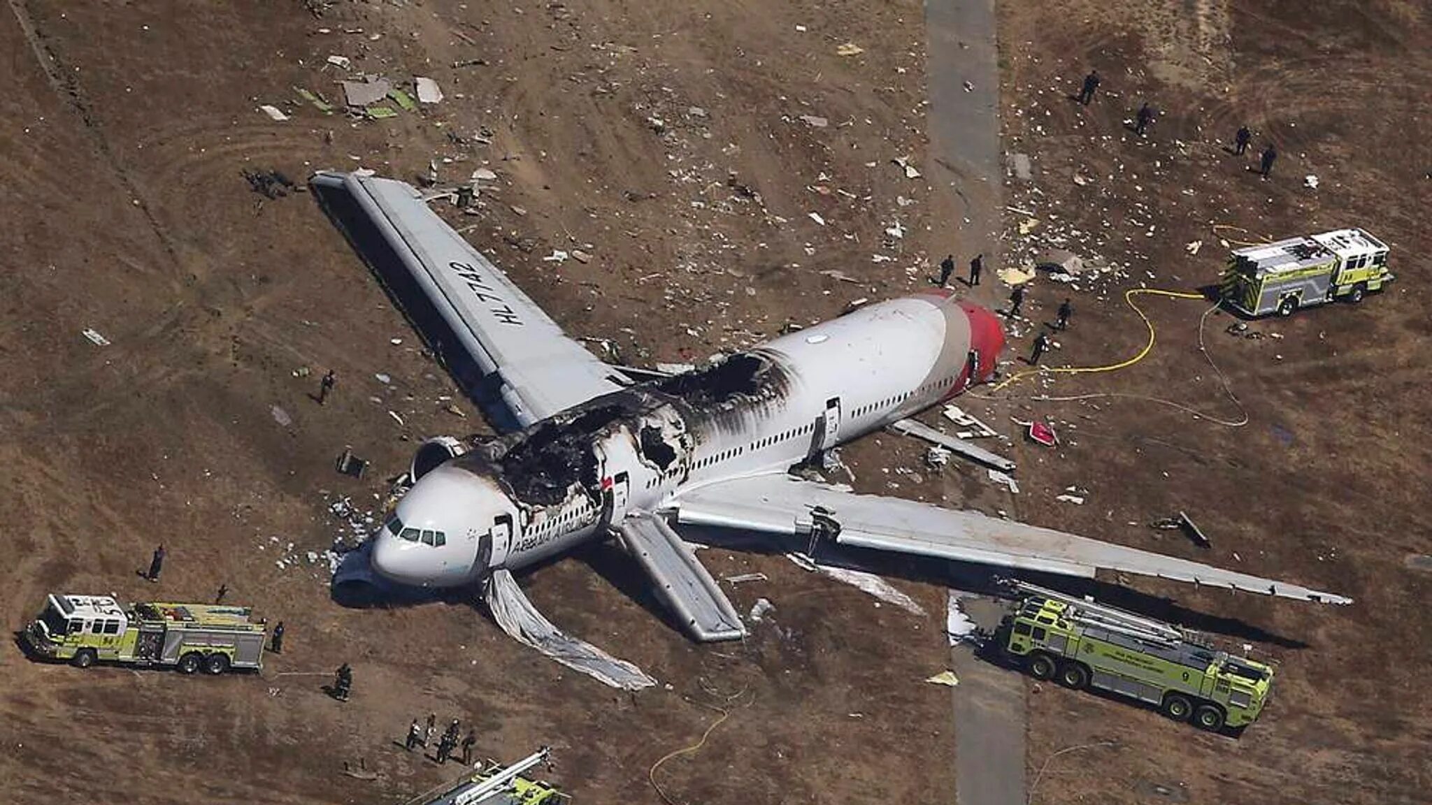 Катастрофа atr 72 в тайбэе. Реальные катастрофы самолетов. Боинг 737 авиакатастрофа. Реальные катастрофы самолетов. Реальные катастрофы самолетов.