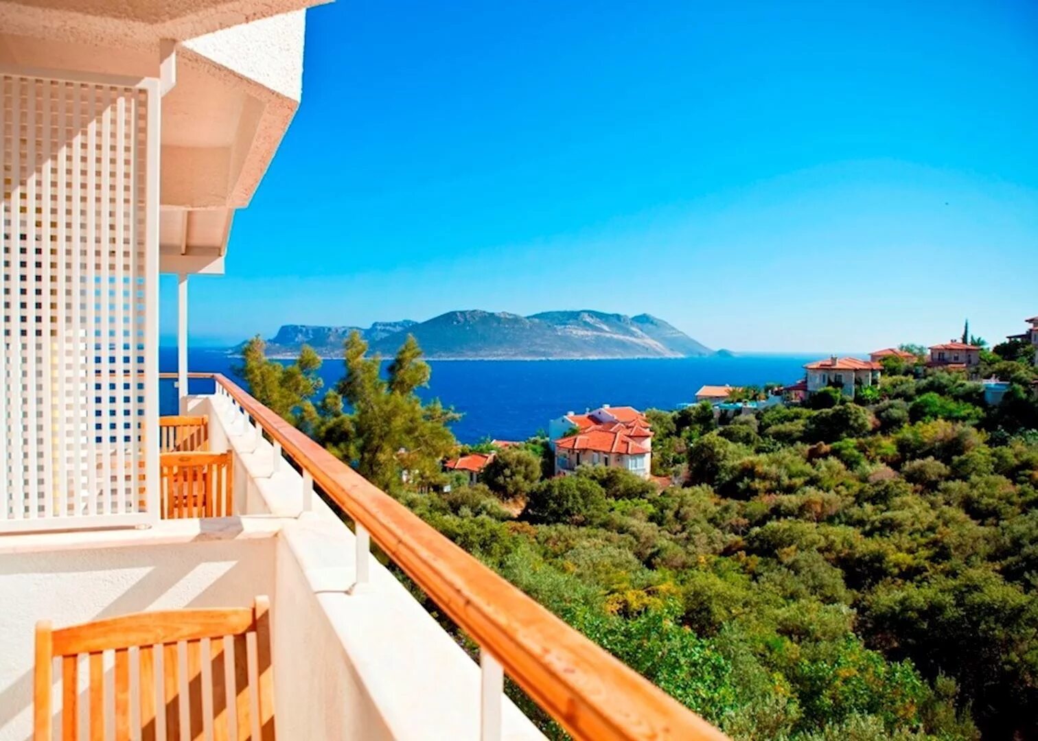 ельнинская 11 к 1. с балкона высотой 20. вид с крыши от первого лица. с балкона находящегося на высоте 10 м.