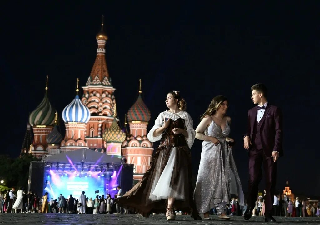 Трансляция выпускного в кремле 2024. Всероссийский выпускной бал в кремле. бал выпускников в кремле 2024. кремлевский бал выпускников 2022. всероссийский выпускной бал в кремле 2022.