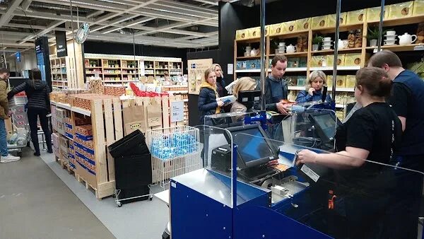 Швед магазин. Икеа СПБ Дыбенко. Шведские магазины. Ikea шведские продукты. Икеа магазин шведских продуктов.