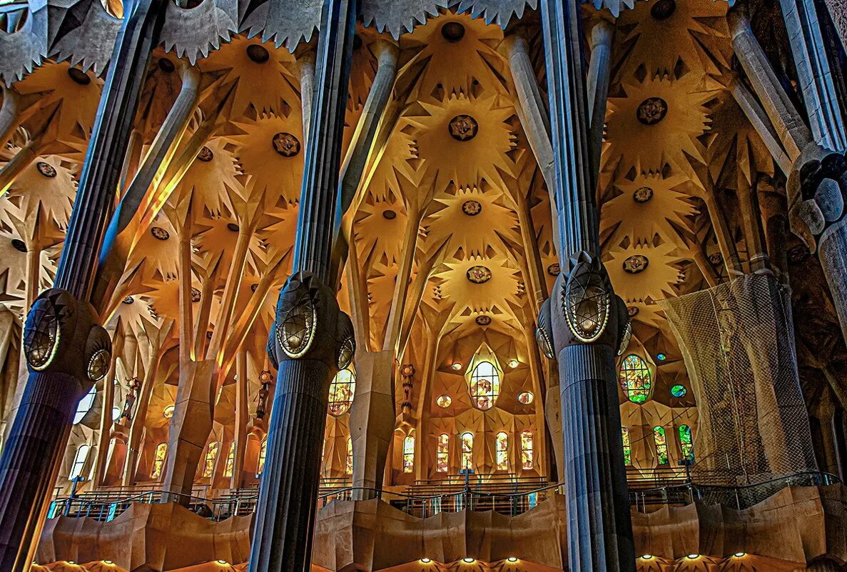 антонио гауди архитектура собор саграда. собор в барселоне саграда де фамилия. храм святого семейства барселона. саграда де фамилия барселона. • собор sagrada família.