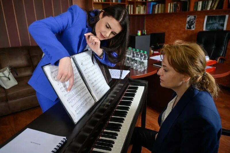 Чеховский центр занятости. Чехов центр московская область. Театр чехова южно-сахалинск афиша. Репертуар театра чехова в таганроге. Чехов центр вакансии.