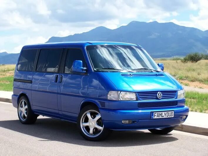 Фольксваген Мультивен т4. VW Caravelle t4 Syncro. Фольксваген т4 Мультивен синий. Volkswagen t4 Caravelle синий.