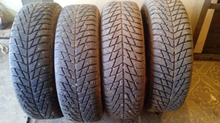 Кама 175/70 r13 зимняя прелая. Покрышка зимняя кама 13. Зимняя резина 285/75r17. 175 70 r13 зима кама. 175/70 r13.