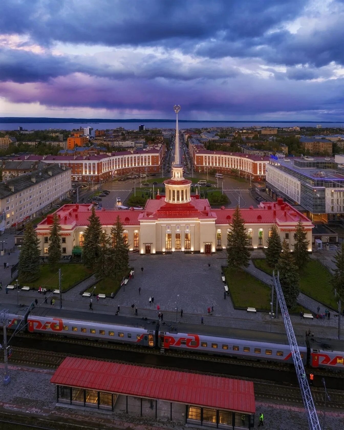 Столица карелии петрозаводск. Петрозаводск центр. Столица карелии сортавала. Республика карелия фото город. Карелия столица карелии.