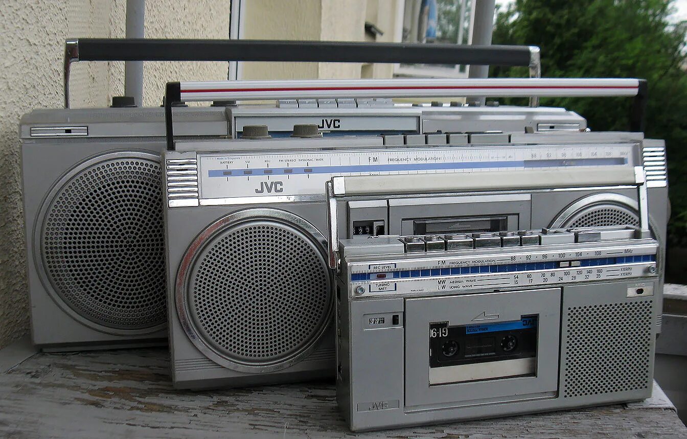 новые кассетные магнитофоны. новые кассетные магнитофоны. кассетный магнитофон sansui. магнитофон кассетный jvc rc-838.