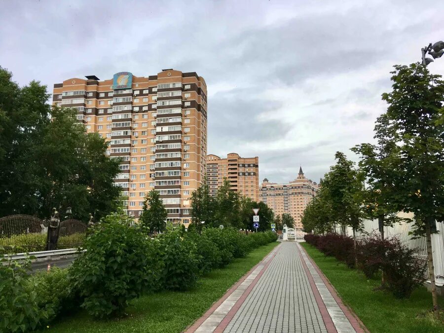 Совхоз имени ленина московская область фото. Поселок совхоза им Ленина. Совхоз им Ленина Московская область. Поселок имени Ленина Московская область. Поселок совхоза имени Ленина Москва парк.