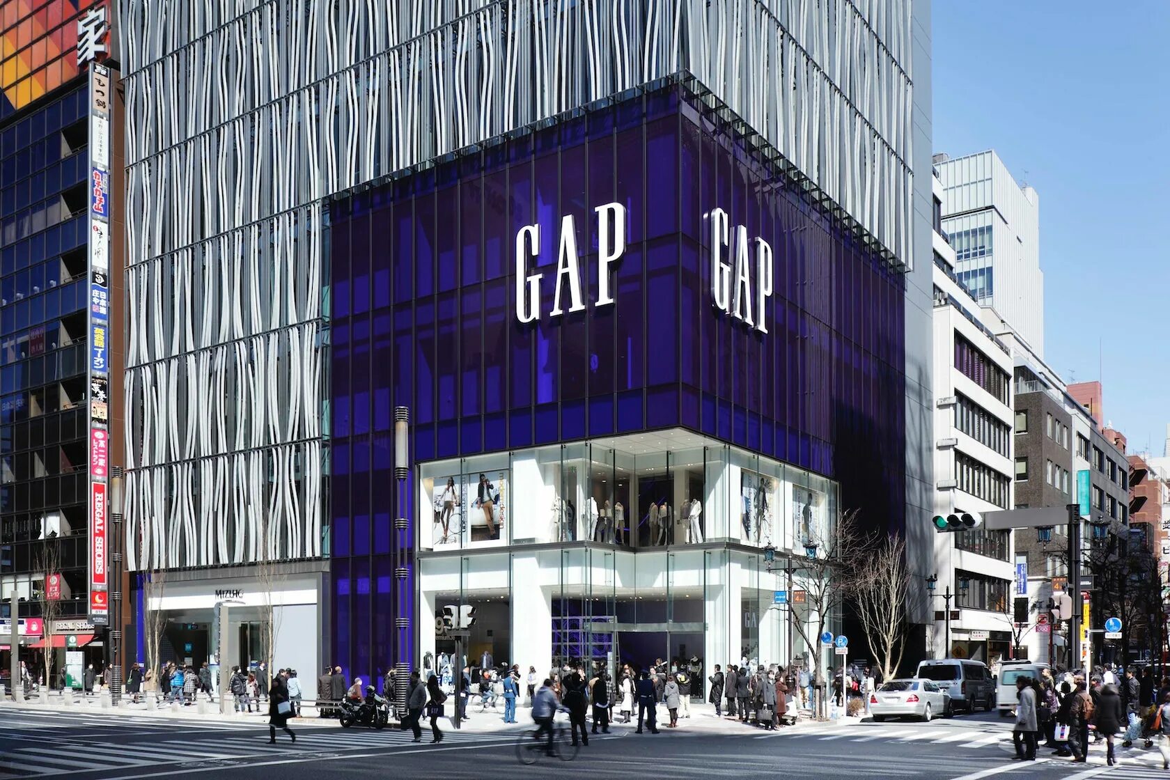 Gap компания. Гэп магазин в США. Gap Inc бренды. Гап гап.