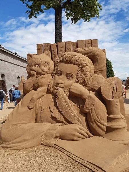 Парк 300 летия скульптура. Фигуры из песка челябинск 2022 парк пушкина. Петропавловская крепость песчаные скульптуры. Песчаные скульптуры в спб 2022. Песчаные фигуры спб день города.