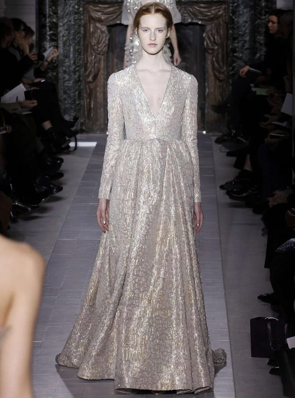 Валентино гаравани 2023. Valentino fw 2013/2014. Модный дом валентино. Валентино гаравани одежда женская. Валентино кавалли.