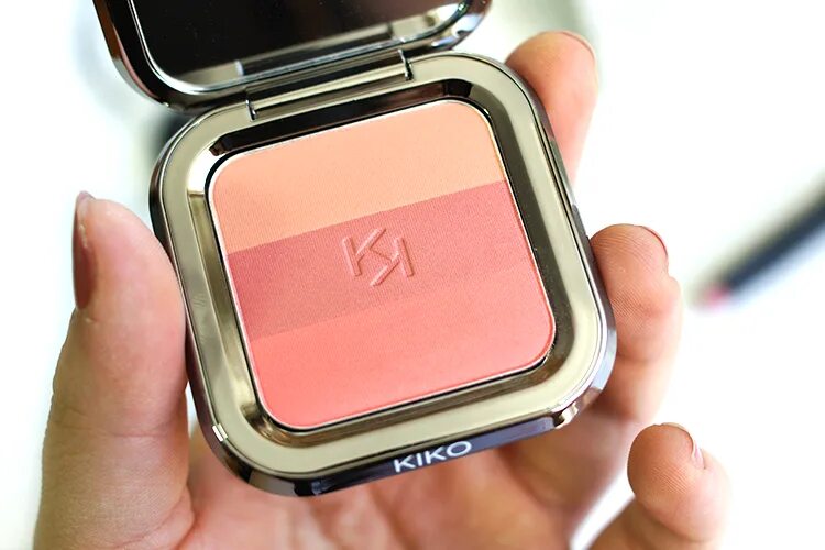 Kiko blush. Румяна кико милано. кико румяна 03. kiko milano румяна трио shade fusion. кико милано 04 румяна.
