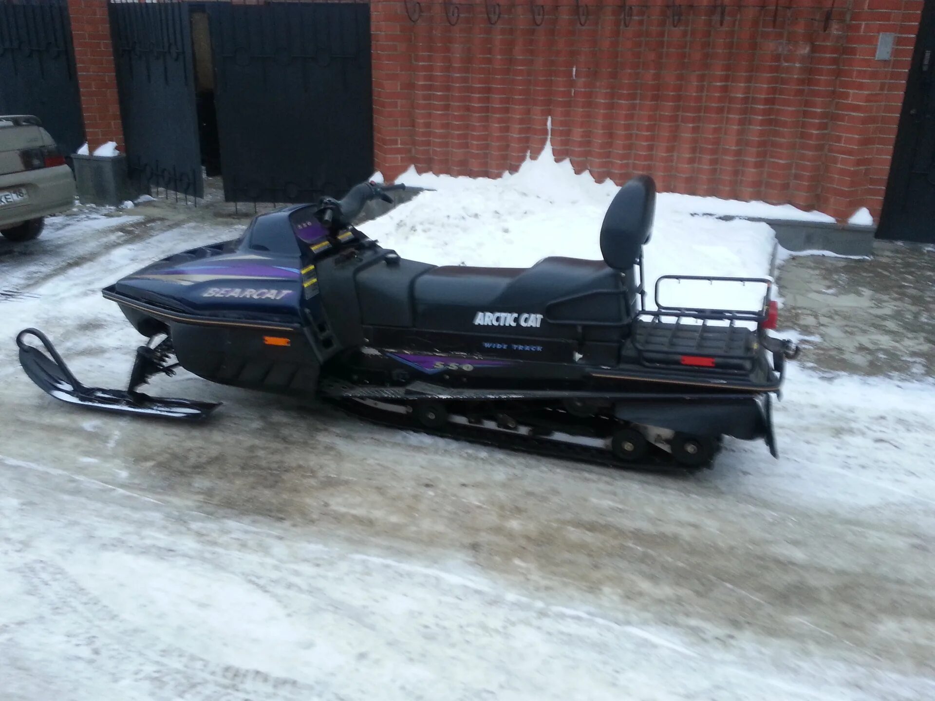 Снегоход. Снегоход arctic cat 500. Снегоходы сузуки. Снегоход сузуки. Сузуки номад.