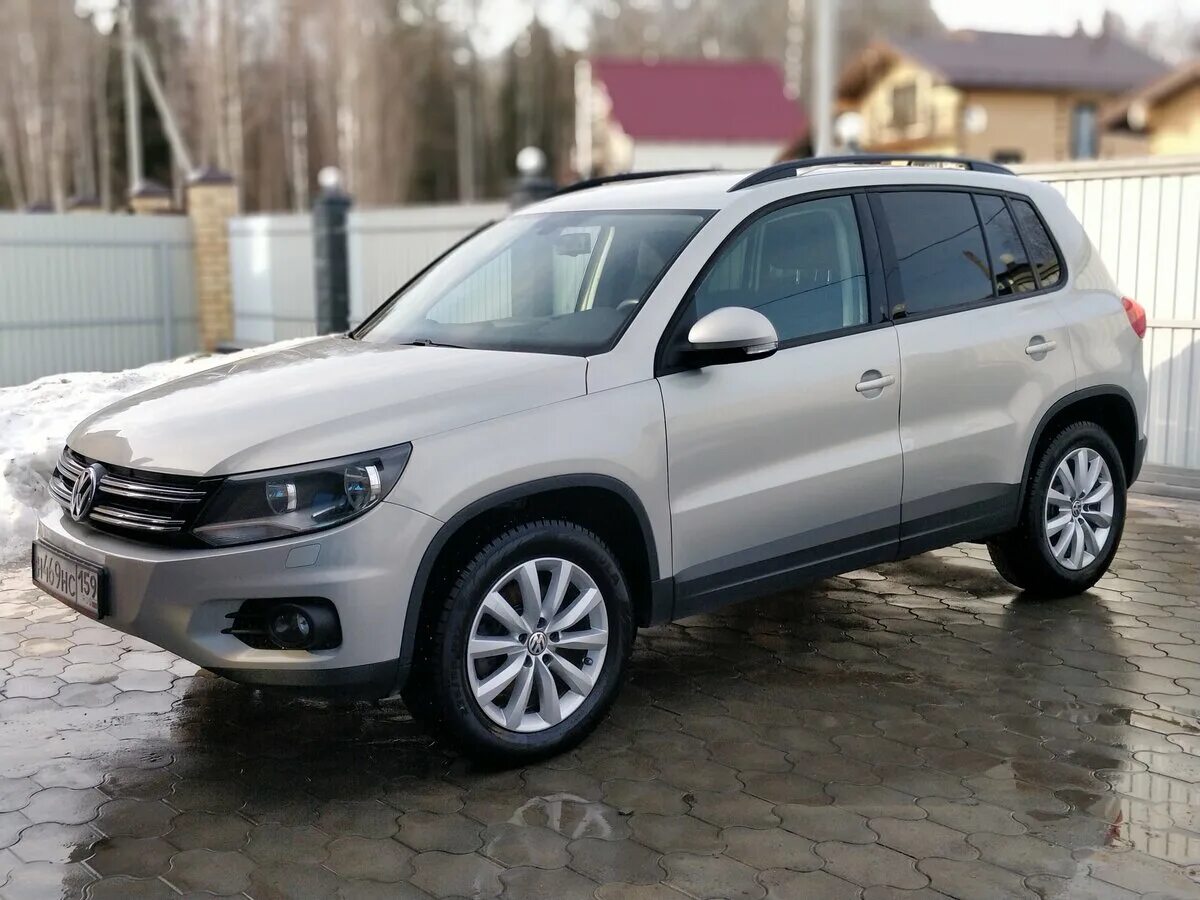 Tiguan 2015. Volkswagen Tiguan 2015 года. Фольксваген Тигуан 2015. Фольксваген Тигуан Рестайлинг 2015. Куплю фольксваген тигуан татарстан