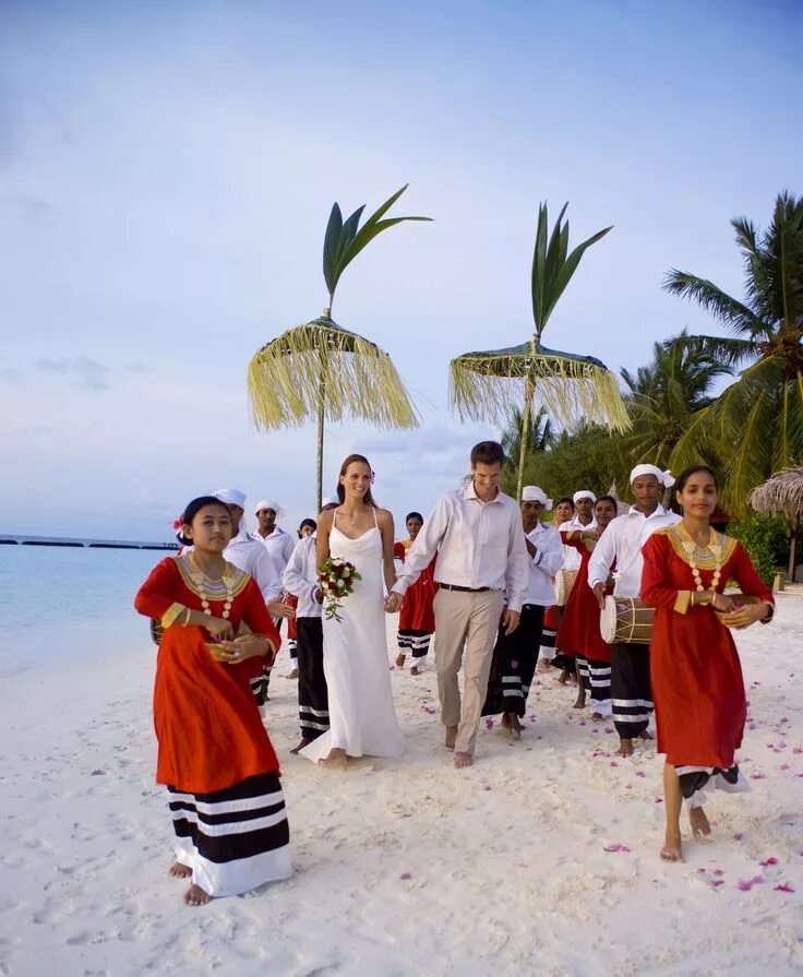 Мальдивы население численность. Kurumba maldives. остров курумба. жители мальдив. мальдивы население.