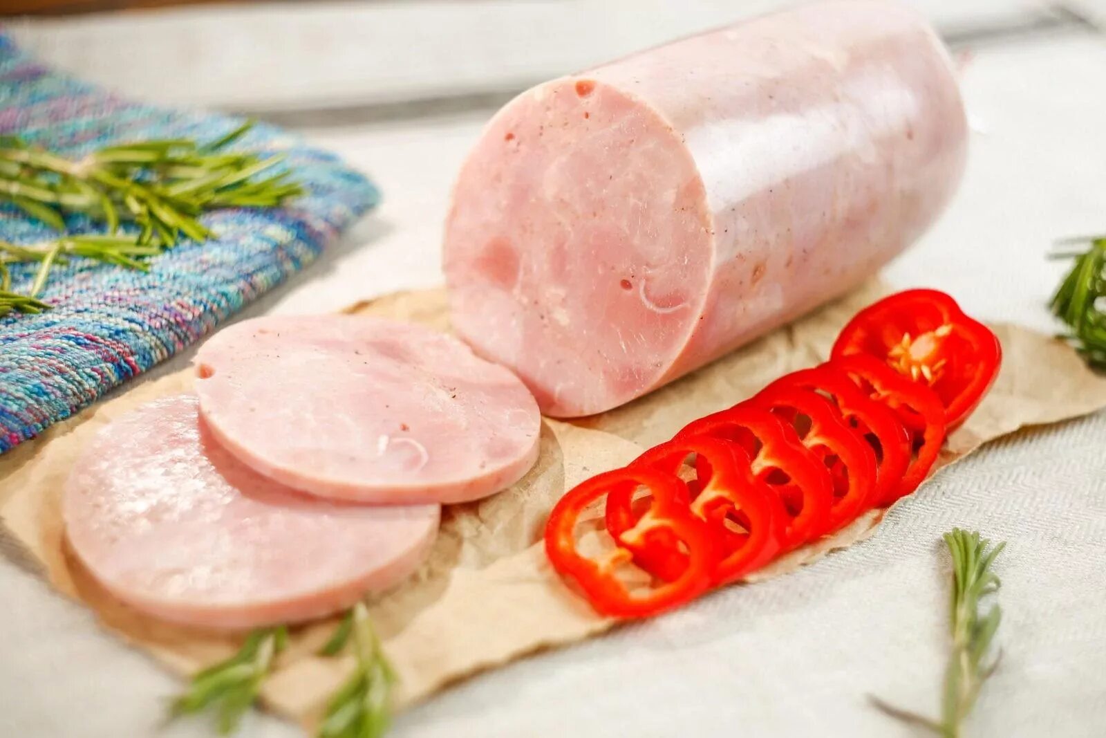 Ветчинная колбаса
