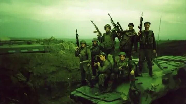 Бмп-1 в чечне. Алхан-юрт чечня 1999 большие потери. Т-72 грозный 1995. Чечня грозный 1995 танки. Песня вторая чеченская.