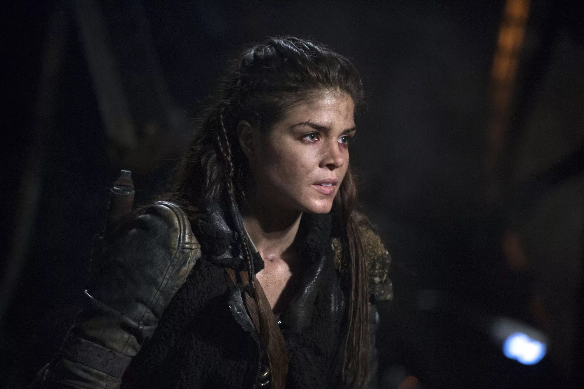 Мари авгеропулос перси джексон. Сотня плачет. Сотня плачет. Лекса сотня. Кларк гриффин.