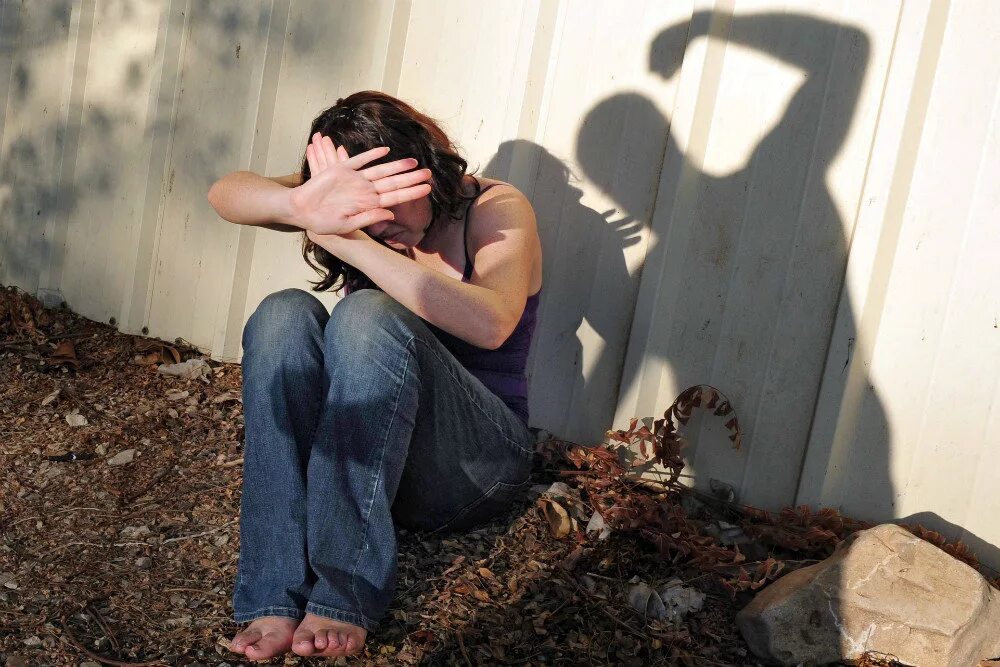 Жертвы домашнего насилия истории. Дом насильников. Дом насильников. Дом насильников. Дом насильников.