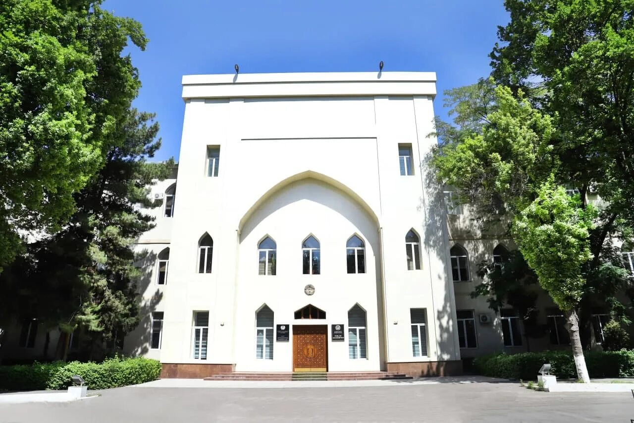 Академия наук узбекистана пугаченкова. Ташкент академия наук. Академии наук республики узбекистан. Академия наук руз. Ўзбекистон фанлар академияси.