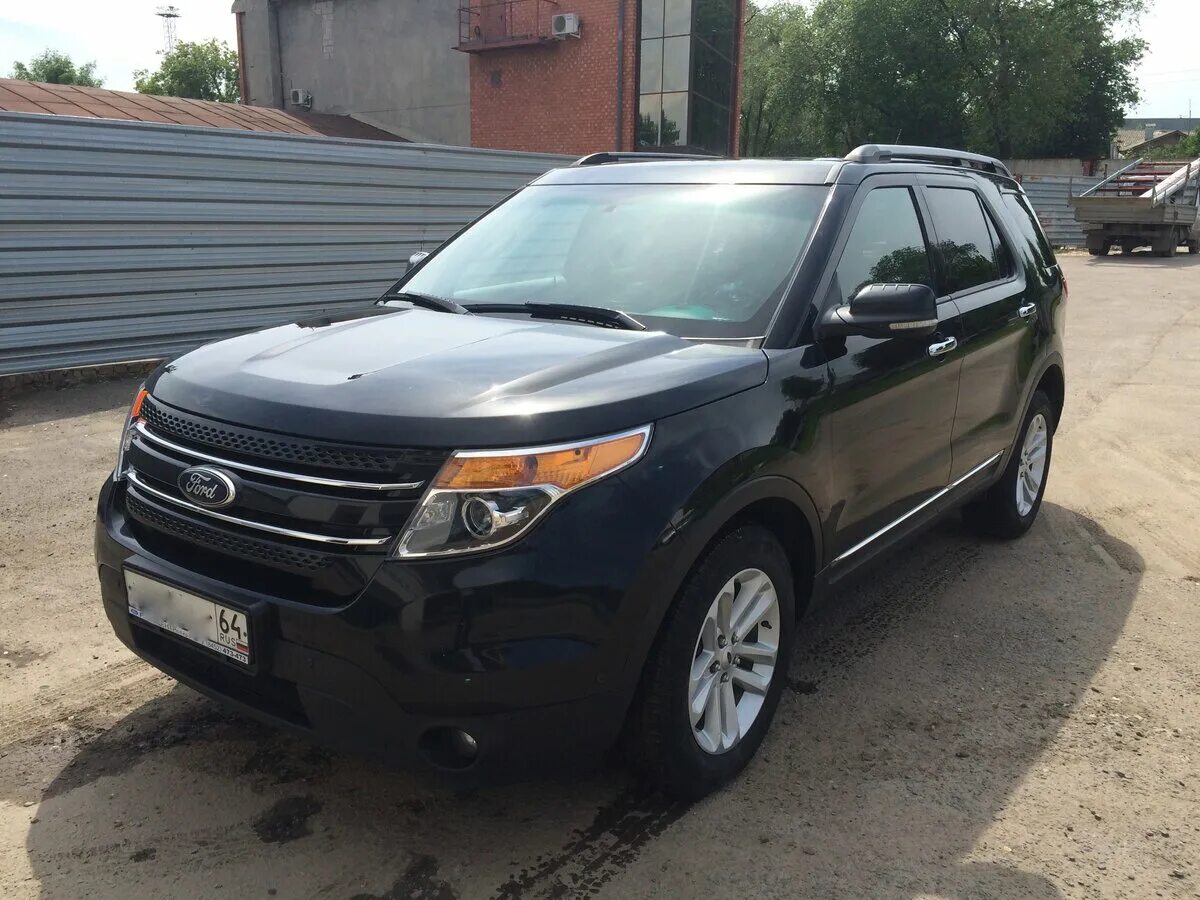 Купить форд в саратове. Форд эксплорер 2012 черный. Ford Explorer 2012 черная бункер. Ford Explorer 2012 двери. Ford Explorer Саратов.