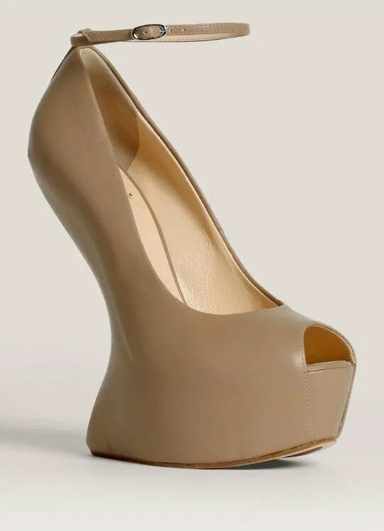 Туфли giuseppe zanotti на танкетке. Каблук без платформы. Каблук без платформы. Каблук без платформы. Высокие туфли без каблука.