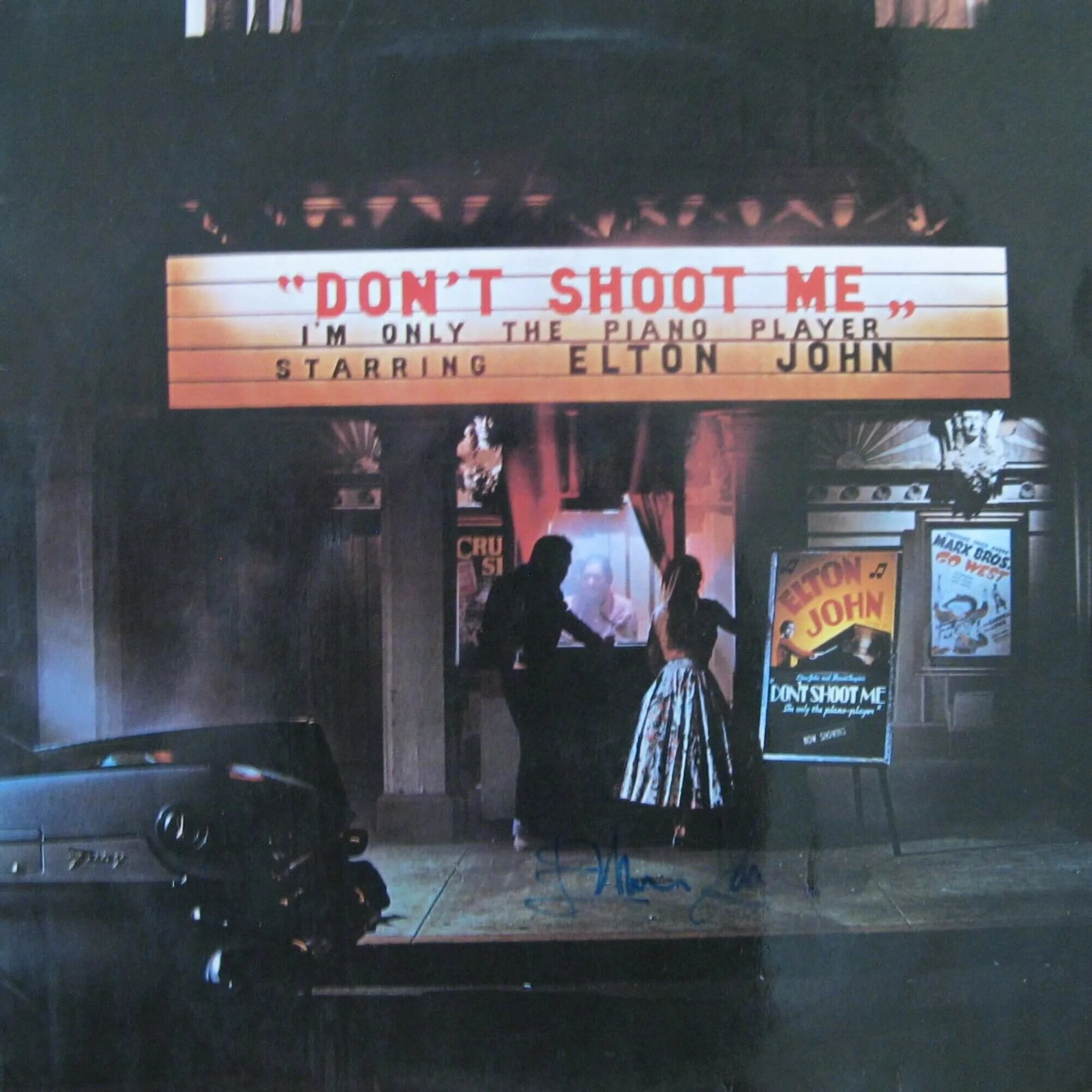 Shoot the piano player. Elton John don't shoot me i'm only the Piano Player. Don t shoot me i m only the Piano Player Элтон Джон. Elton John don't shoot me i'm only the Piano Player 1973. Don’t shoot me i’m only the Piano Player.