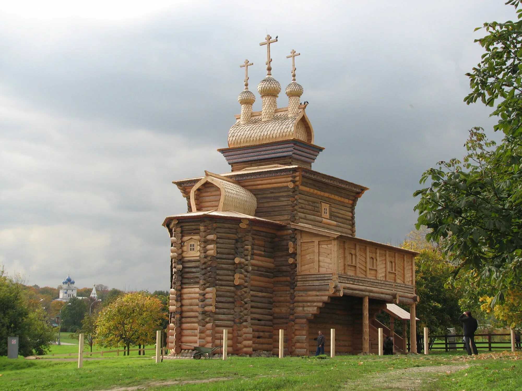 Wooden church. Деревянное зодчество Карелии храм святителя Иннокентия. Георгиевская Церковь деревянная Коломенское. Деревянное зодчество Рязани храм. Церковь из Верхнетоемского района в Коломенском.