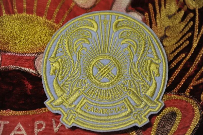 шевроны рк. шеврон (знак различия). шеврон казахстан. шевроны рк. казахские шевроны с флагом.