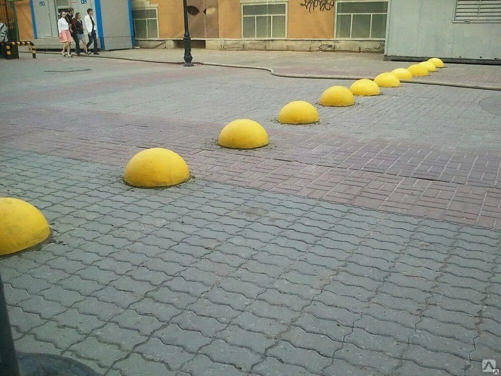 Бетонное ограждение полусфера 500. Сферы ограждения. Бетонные сферы для парковки. Полусфера бетонная d500х240 мм. Бетонная полусфера 500х350.