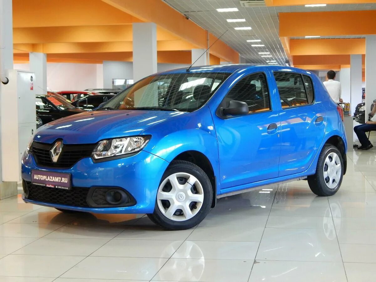 Renault sandero цвет. Renault Sandero 2015. Рено Логан Сандеро 2015. Рено Сандеро 2015. Рено Сандеро 2015 синий.