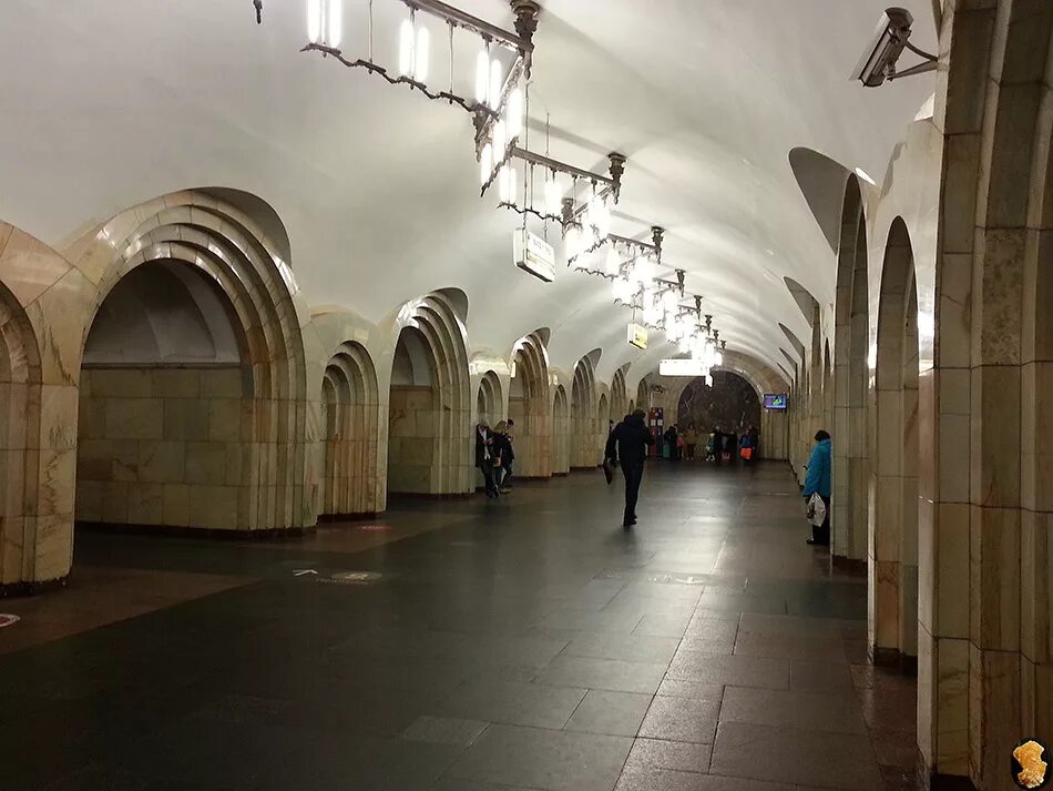 Метро добрынинская фото О компании